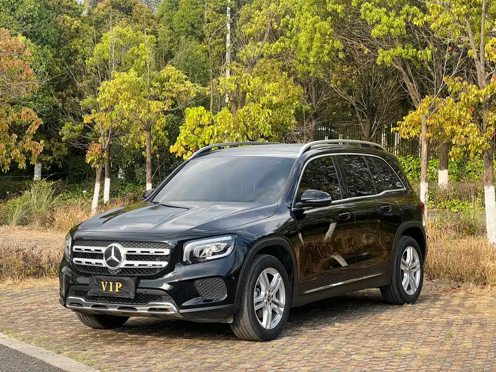 Mercedes-Benz GLB 2023