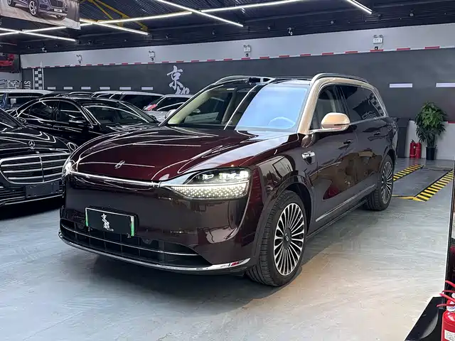 AITO ASK THE WORLD M9 2025