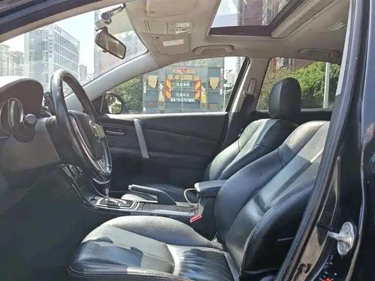 Mazda Ruiyi 2012 2.0L AT Elite