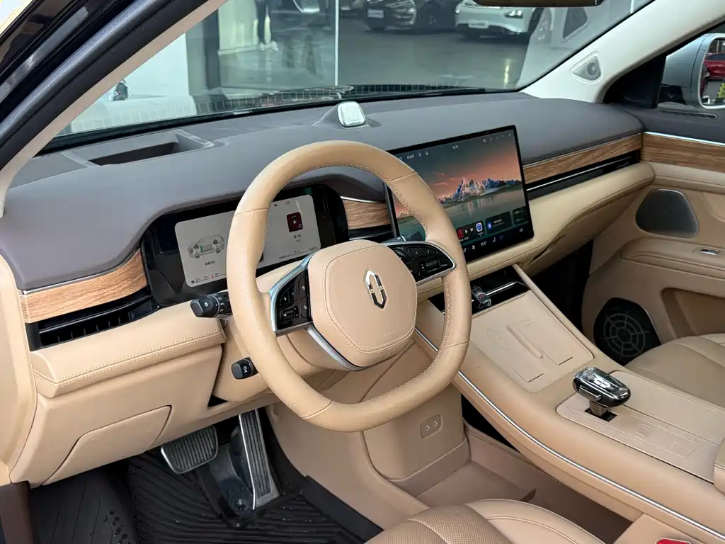 AITO ASK THE WORLD M7