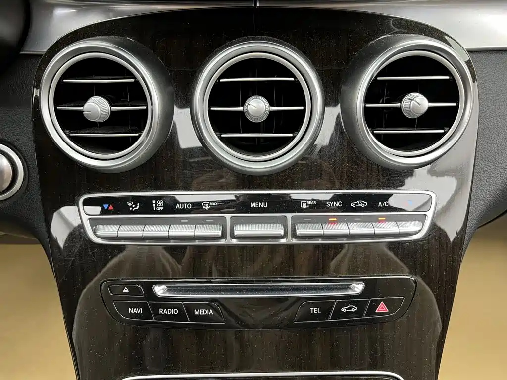 Mercedes-Benz GLC — миниатюра 24