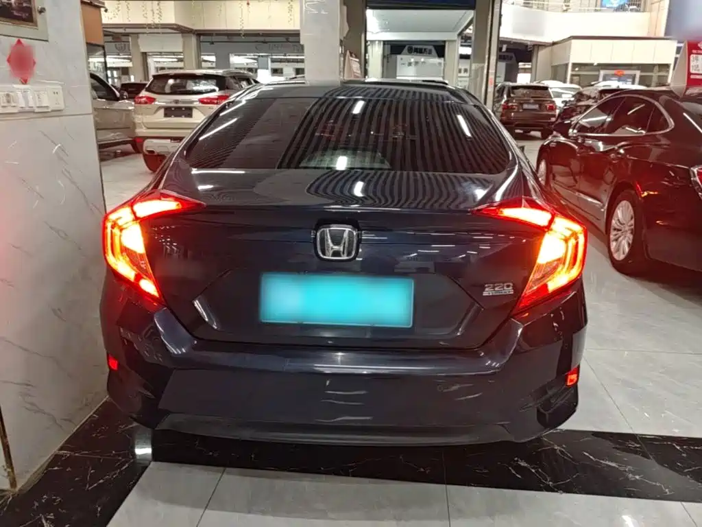 Honda Civic — миниатюра 6