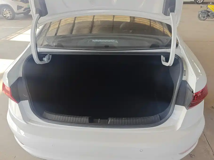 Volkswagen Sagitar — миниатюра 4