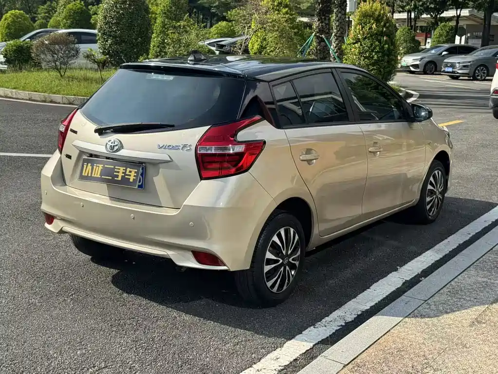 Toyota Vios FS — миниатюра 10