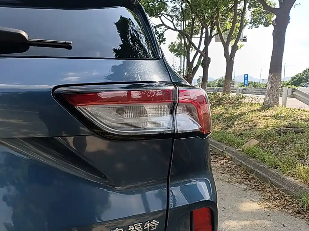 Ford Escape — миниатюра 8