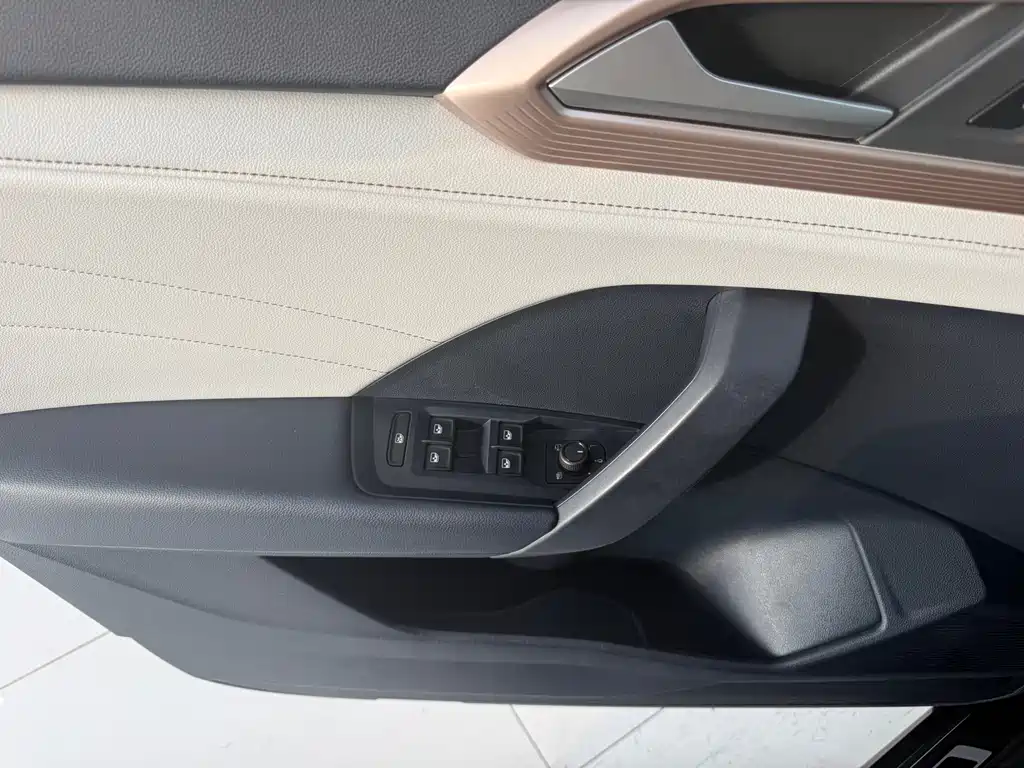 Volkswagen Tharu — миниатюра 18