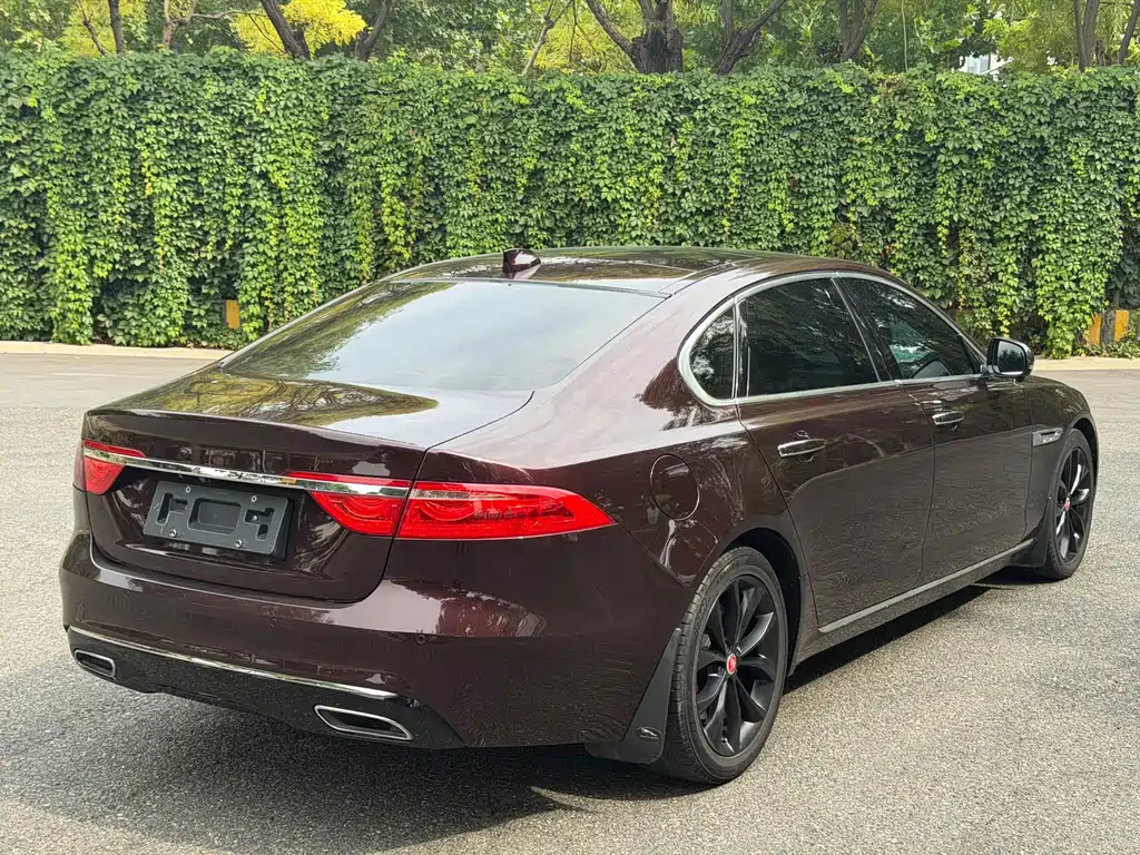 Jaguar XFL — миниатюра 9