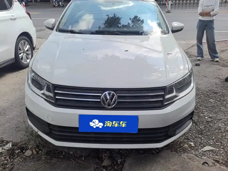 Volkswagen Santana — миниатюра 2