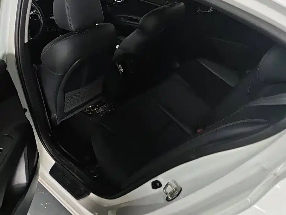 Kia K4 — миниатюра 11