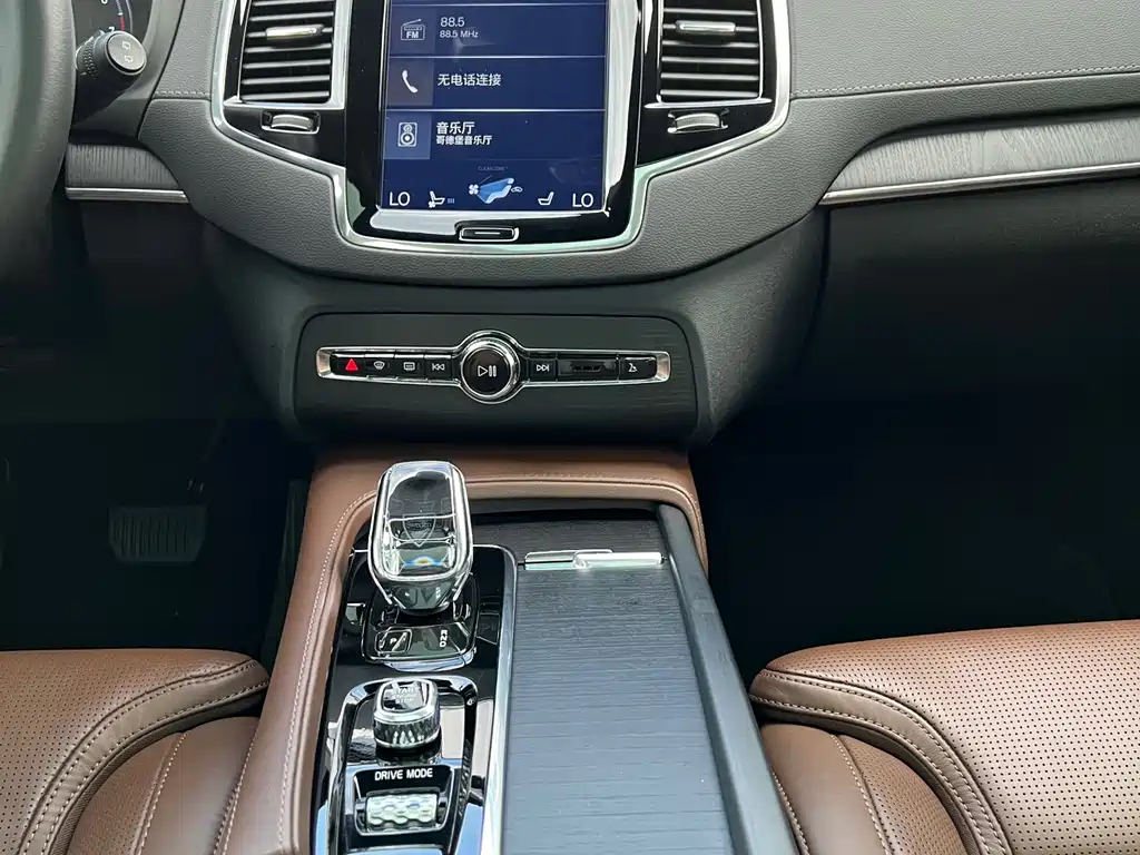 Volvo XC90 — миниатюра 10