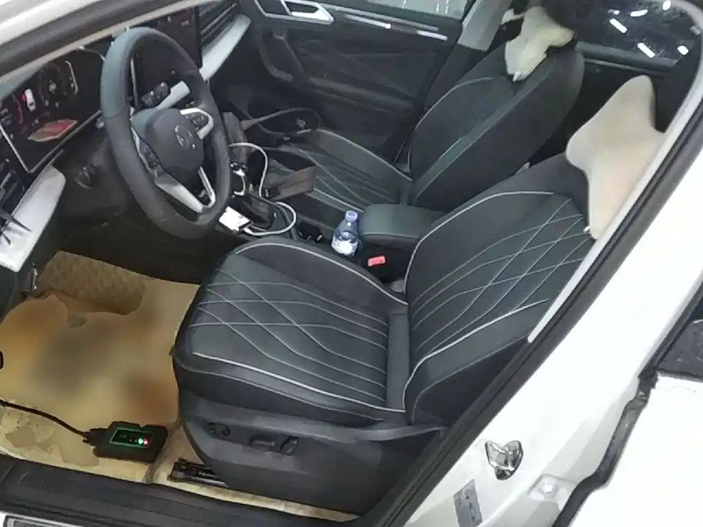 Volkswagen Tiguan L — миниатюра 15