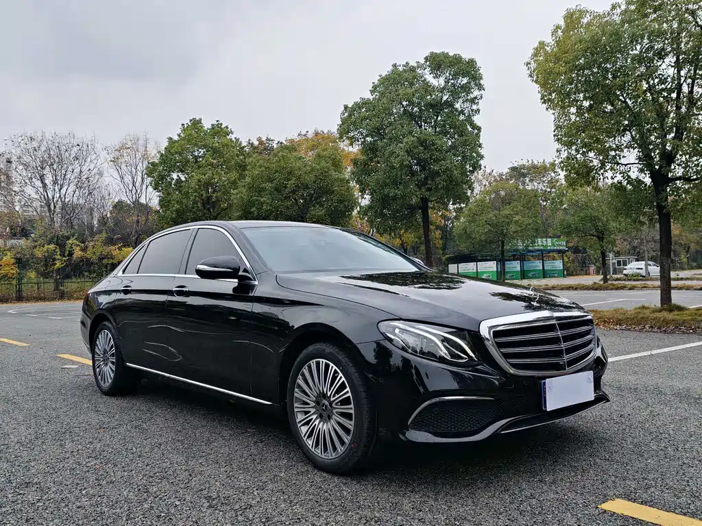 Mercedes-Benz E-Class — миниатюра 3