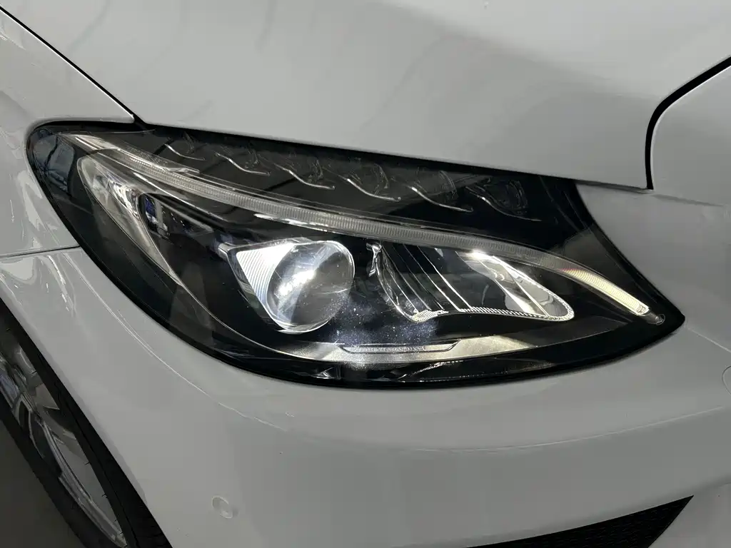 Mercedes-Benz C-Class — миниатюра 27
