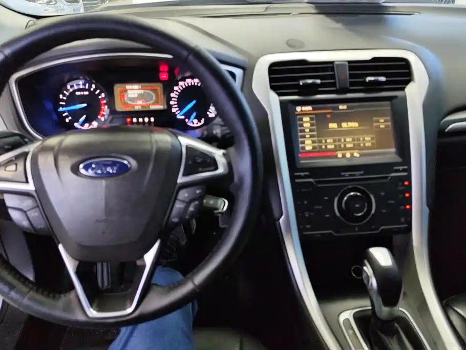 Ford Mondeo — миниатюра 12