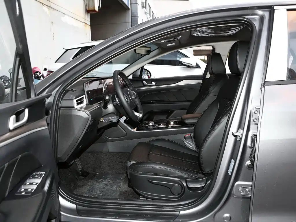 Kia K5 — миниатюра 5
