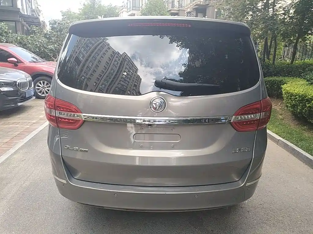 Buick GL8 — миниатюра 6