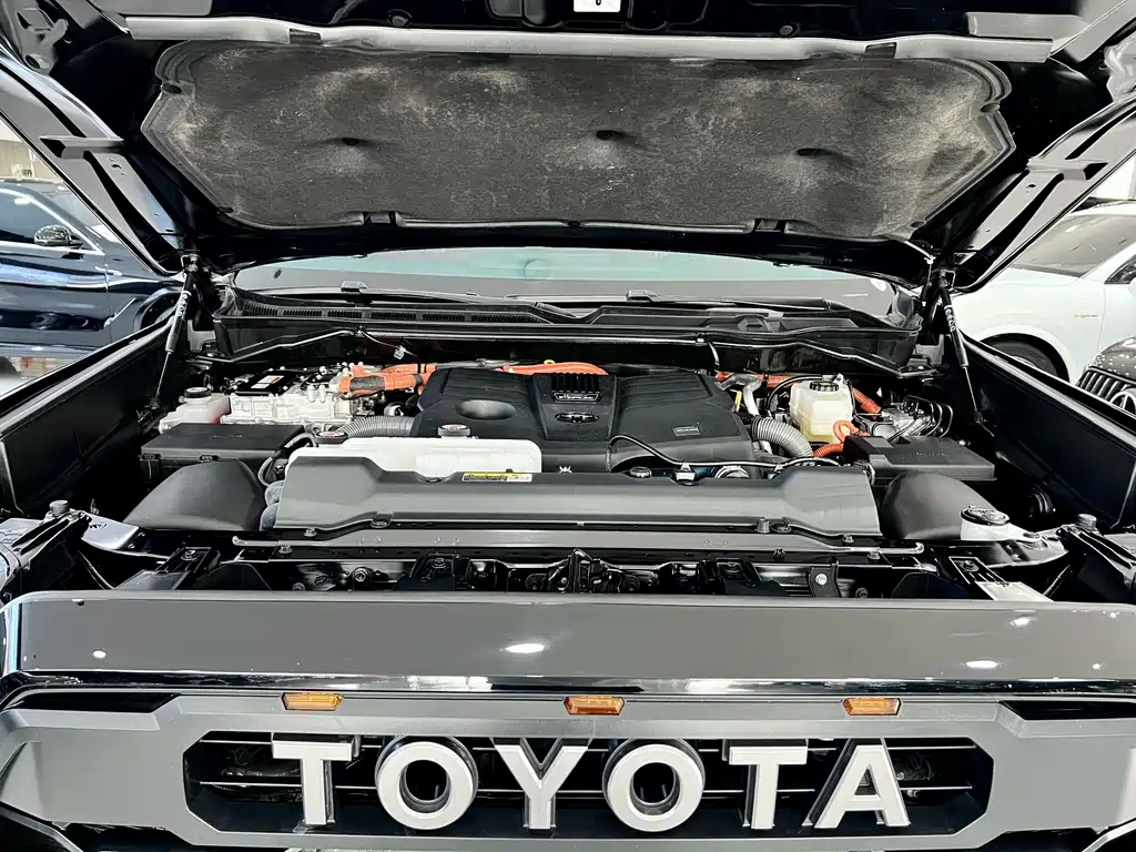 Toyota Sequoia — миниатюра 24