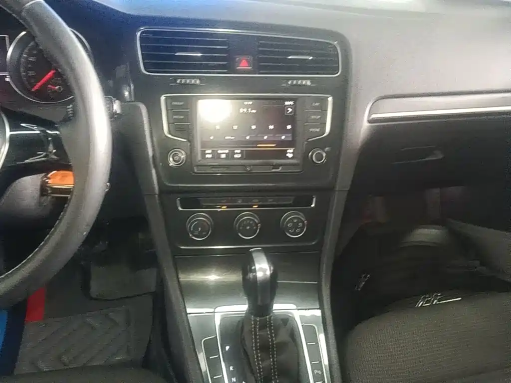 Volkswagen Golf — миниатюра 13