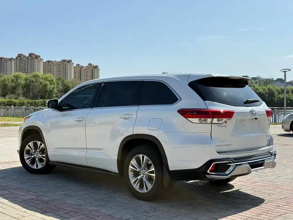 Toyota Highlander — миниатюра 7