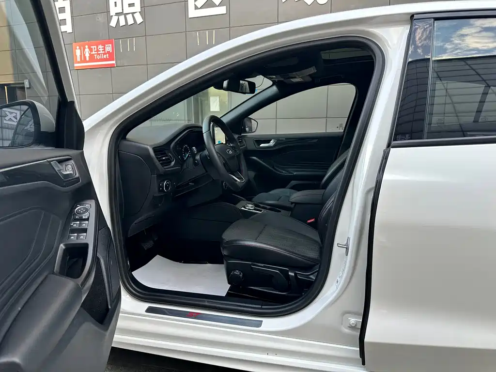 Ford Focus — миниатюра 9