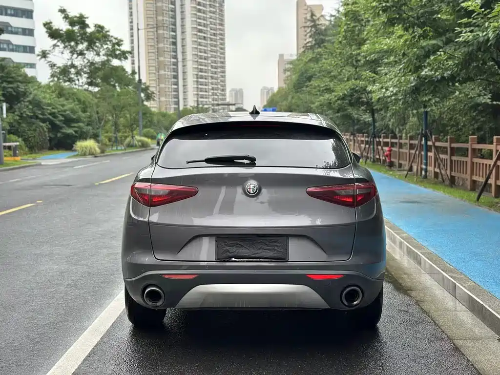 Alfa Romeo Stelvio — миниатюра 7