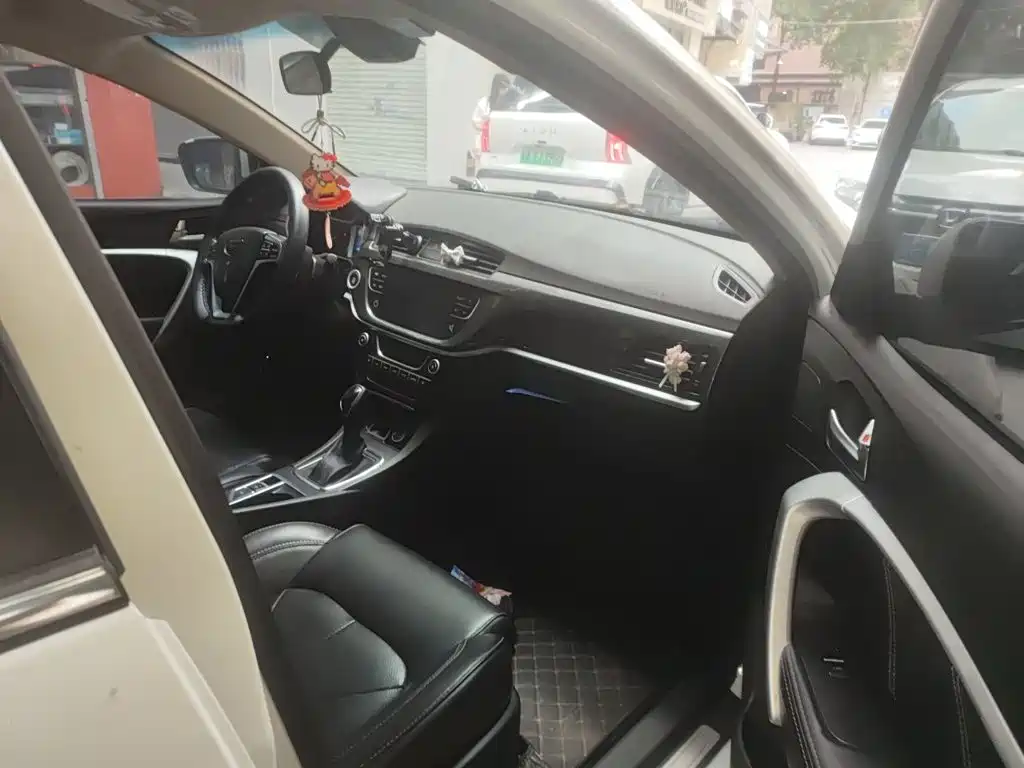 Geely Emgrand — миниатюра 19