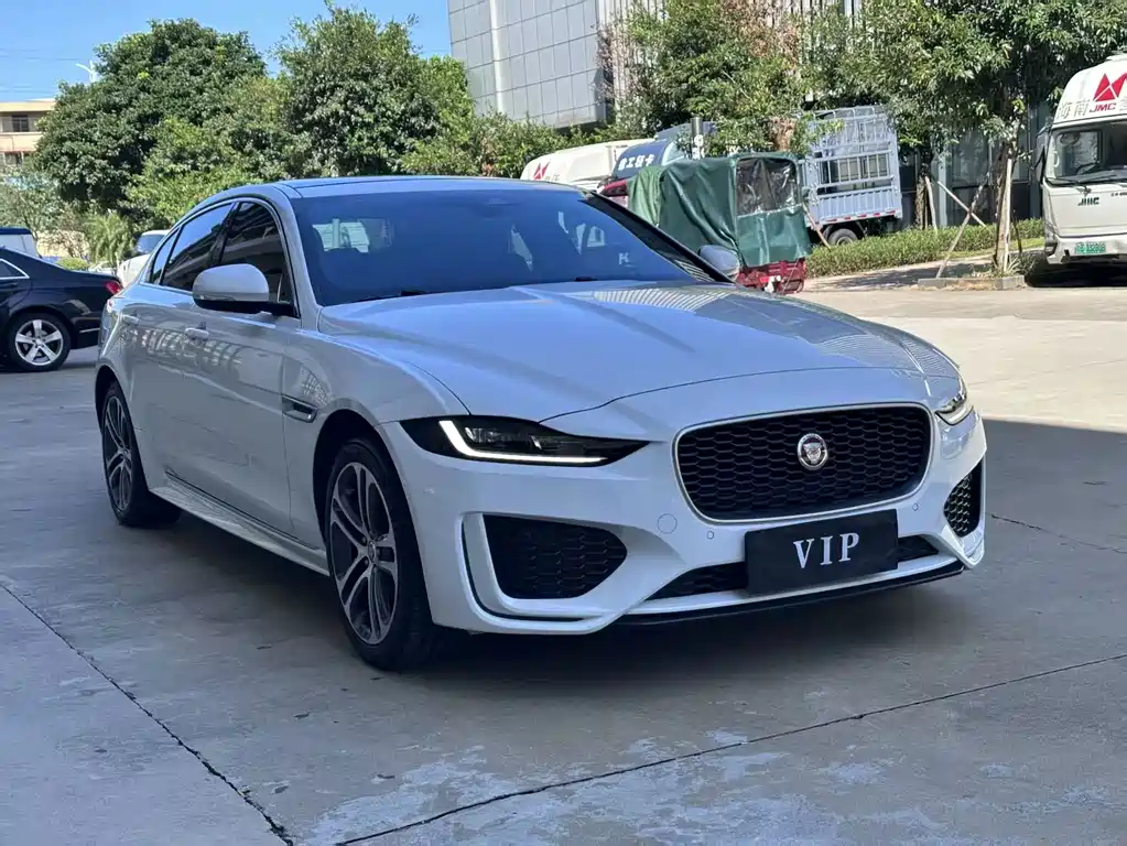 Jaguar XEL — миниатюра 3