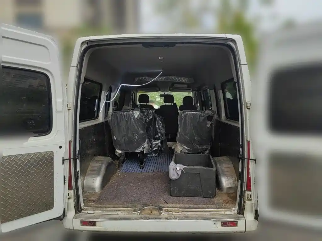 MAXUS V80 — миниатюра 10