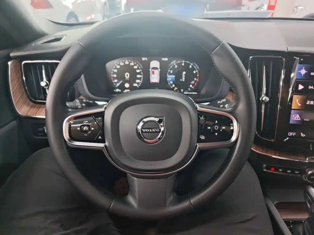 Volvo XC60 — миниатюра 11