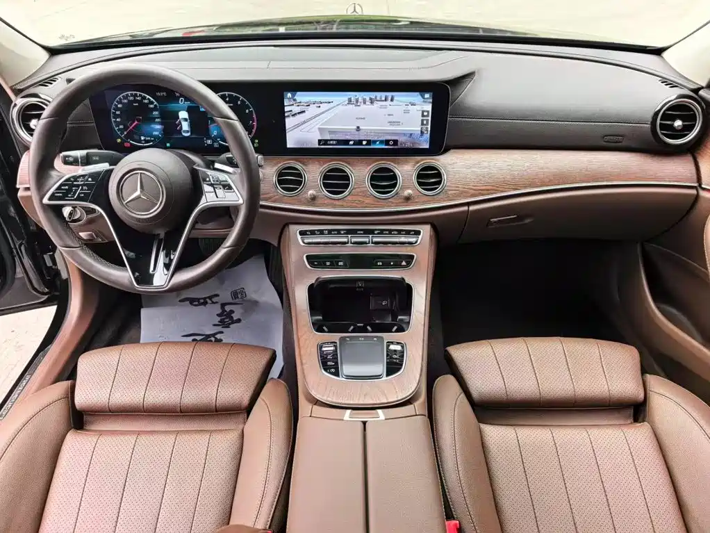 Mercedes-Benz E-Class — миниатюра 9