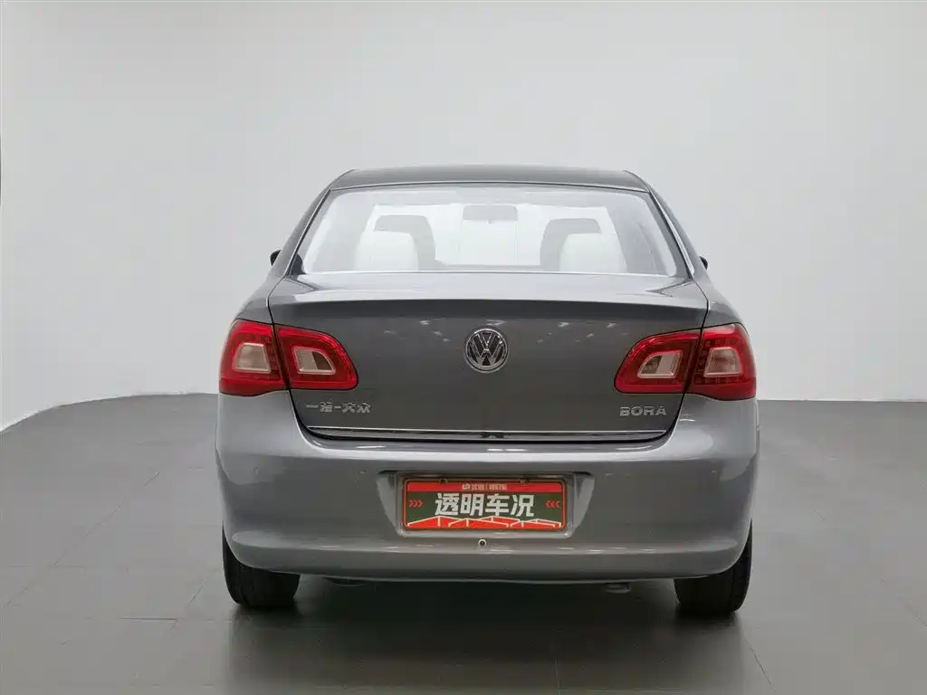 Volkswagen Bora 2011 1.6L AT Comfort