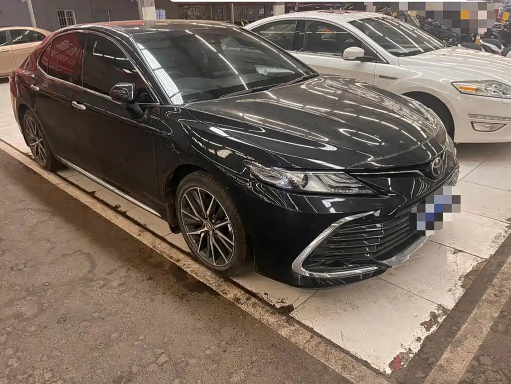 Toyota Camry — миниатюра 3