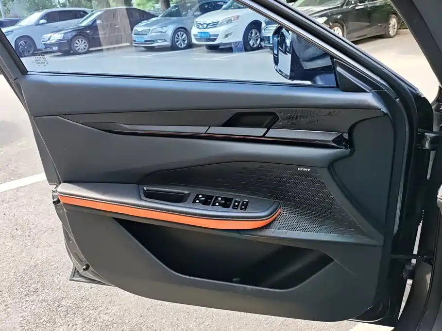 Changan UNI-V — миниатюра 7