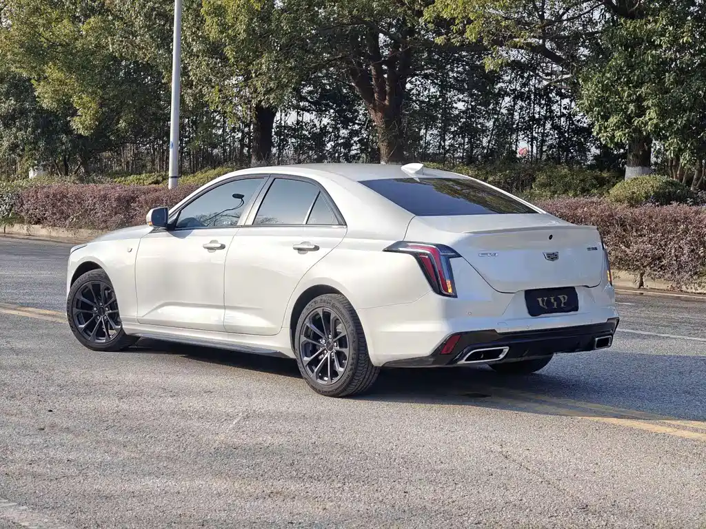 CADILLAC CT4