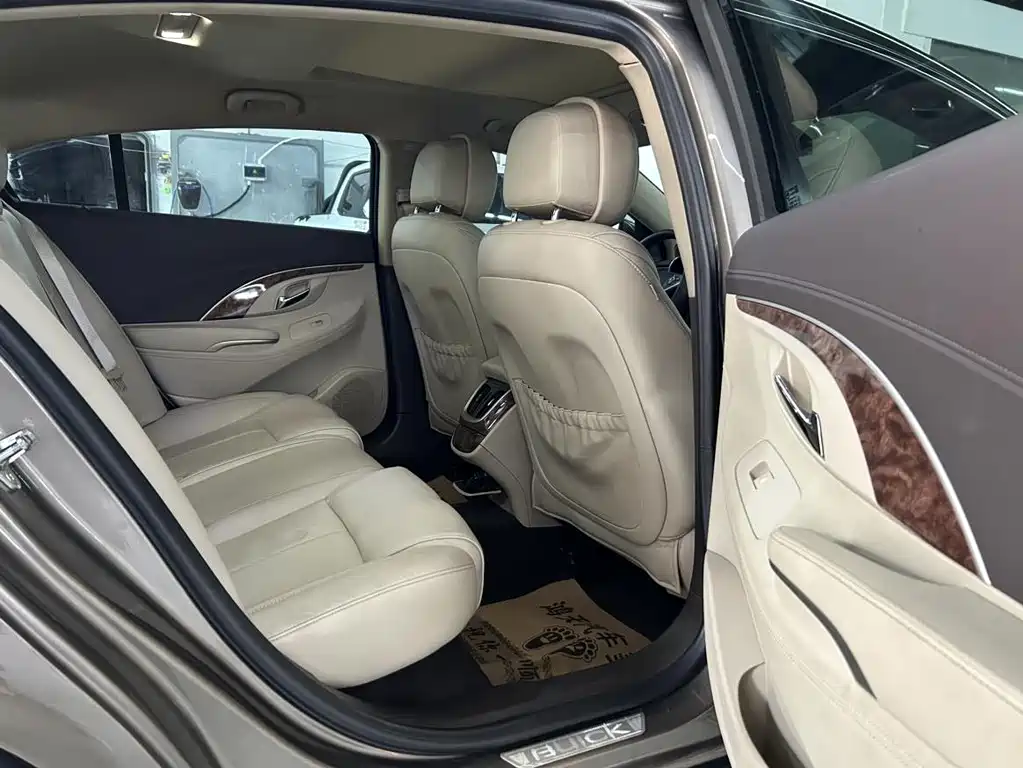 Buick LaCrosse — миниатюра 12