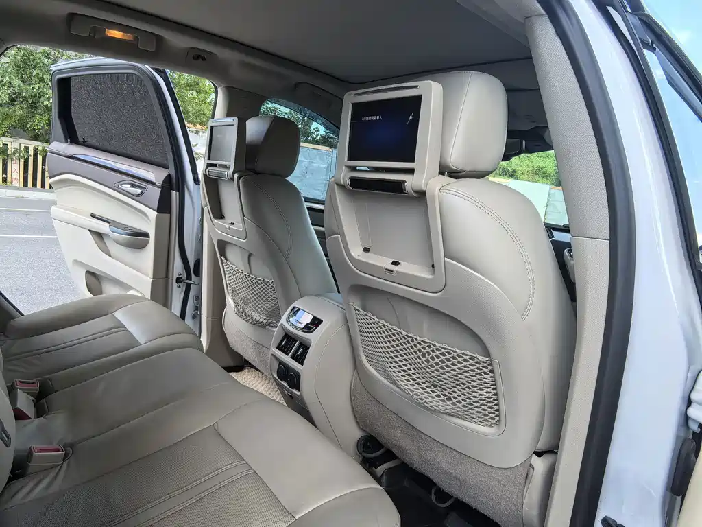 Cadillac SRX — миниатюра 18