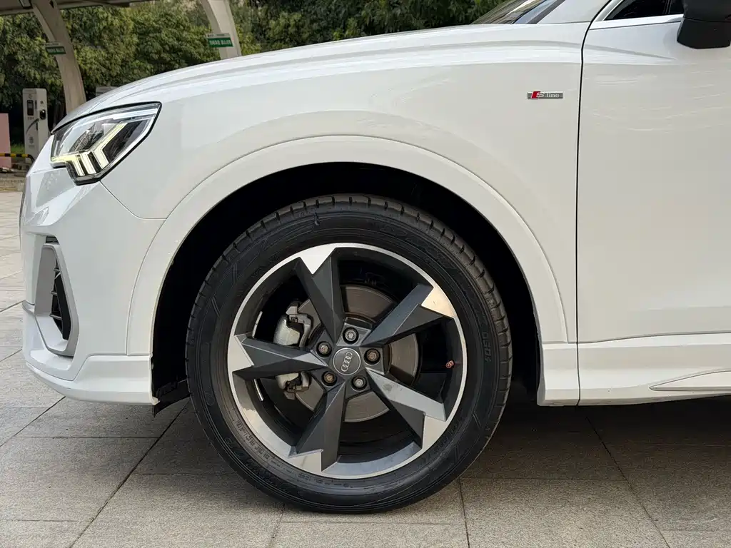 Audi Q3 — миниатюра 10
