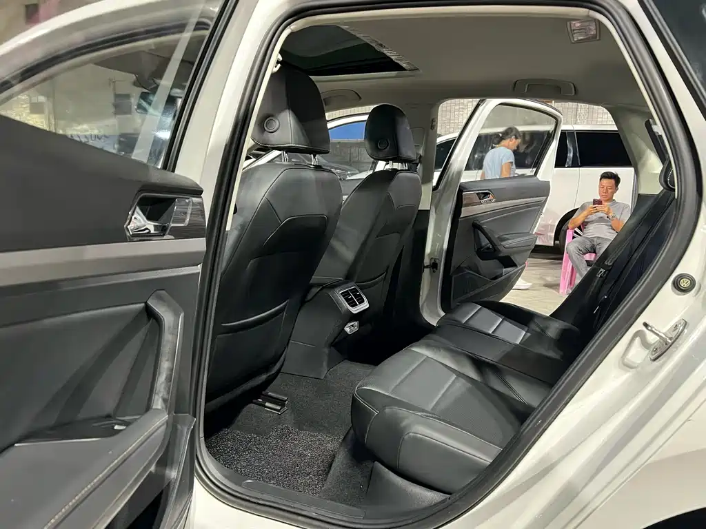 Volkswagen Lavida — миниатюра 8