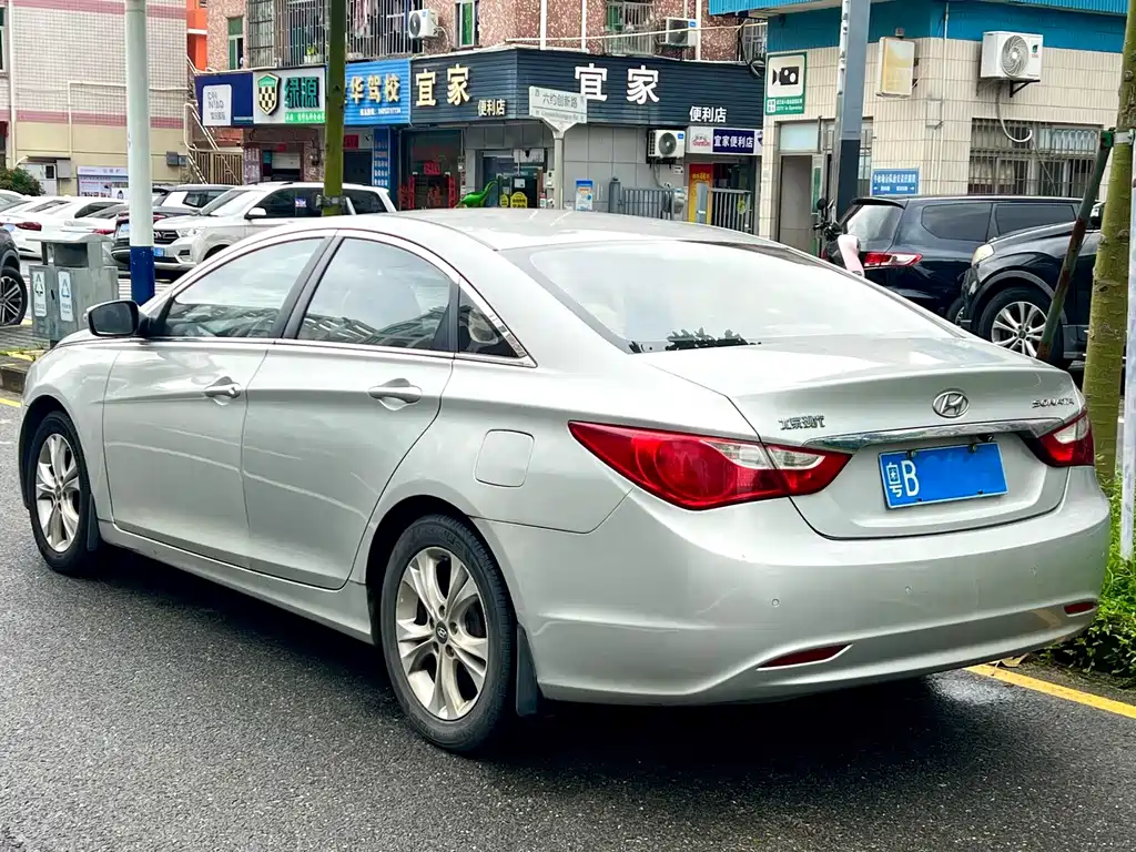 Hyundai Sonata — миниатюра 7