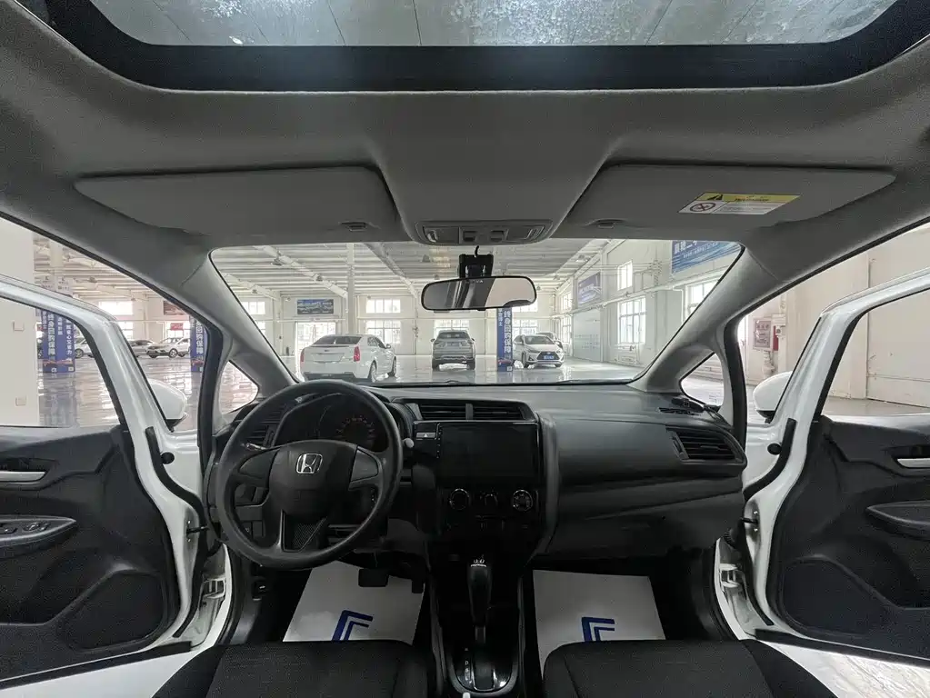 Honda Fit — миниатюра 9