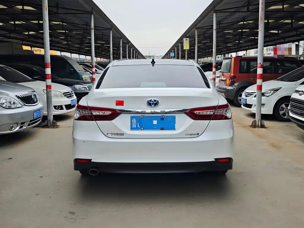 Toyota Camry — миниатюра 9