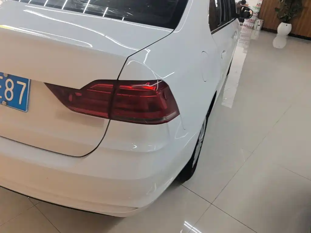 Volkswagen Santana — миниатюра 8