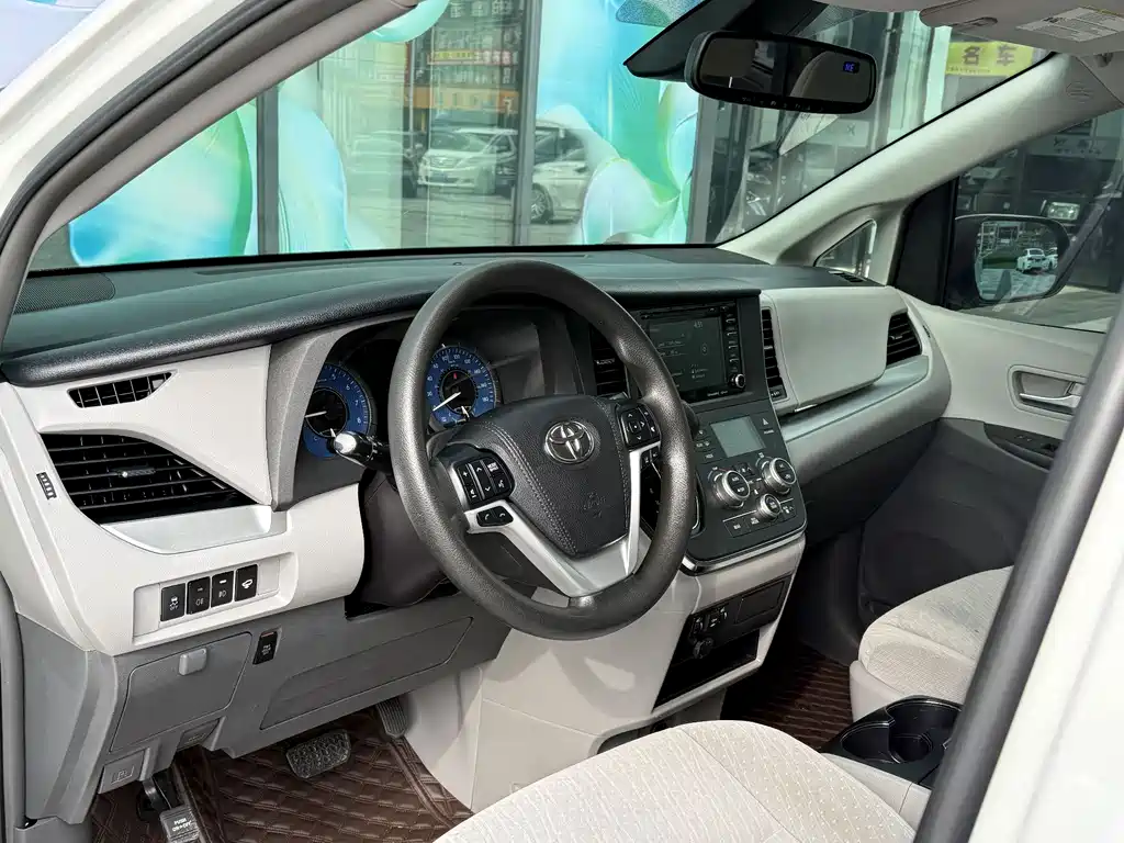 Toyota Sienna 2015 3.5L L