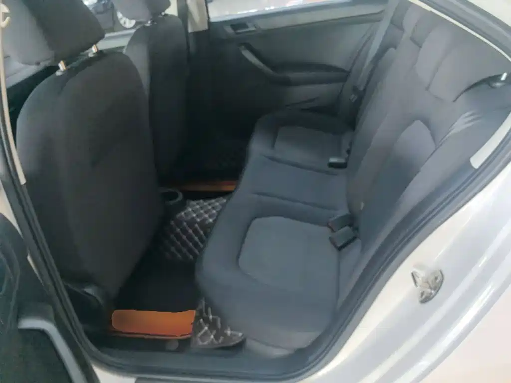 Volkswagen Santana — миниатюра 17