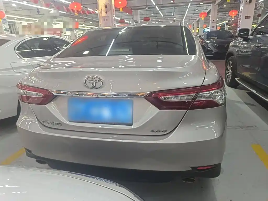 Toyota Camry — миниатюра 6