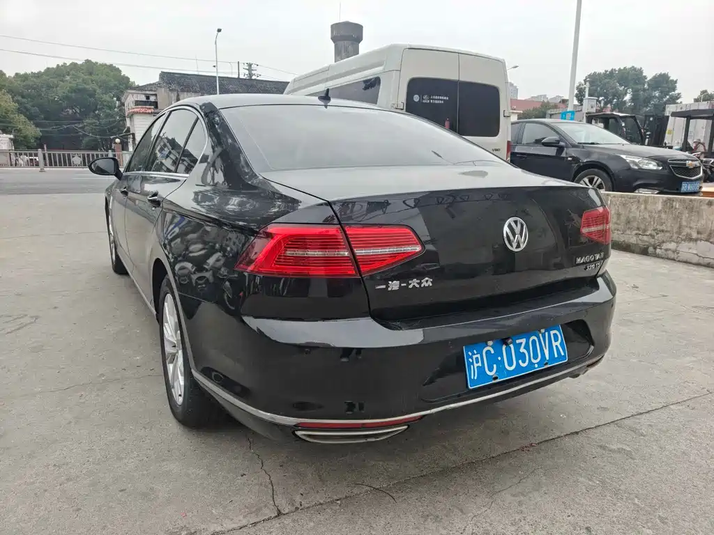 VOLKSWAGEN MAGOTAN