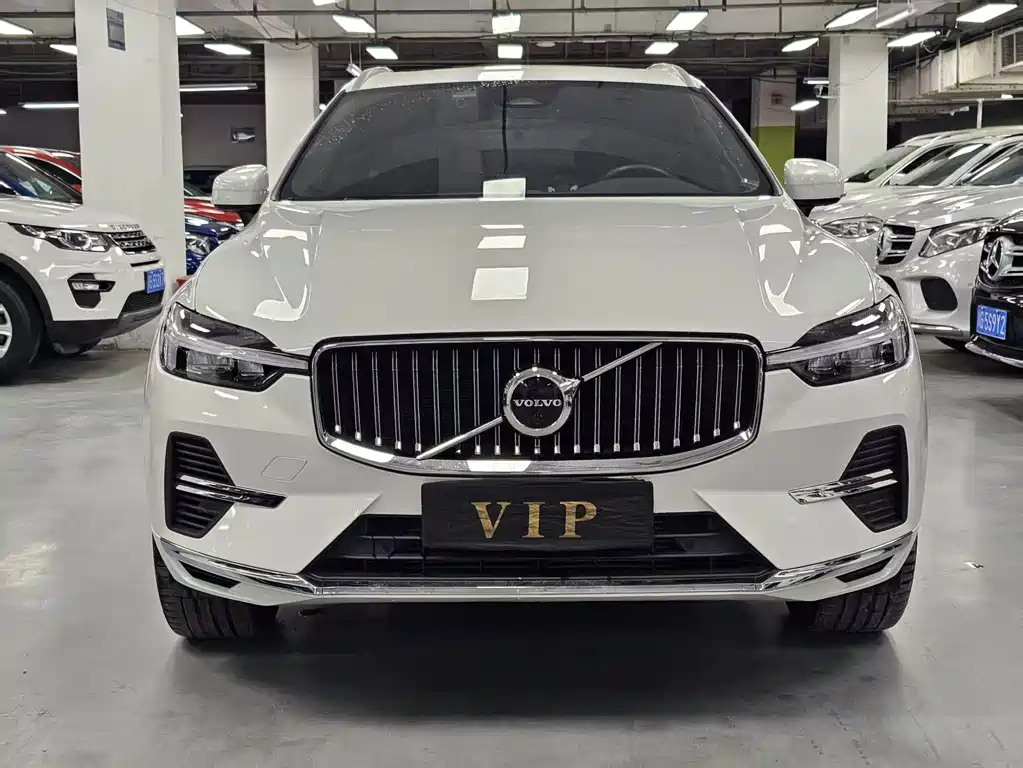 Volvo XC60 2022 T8 Luxury