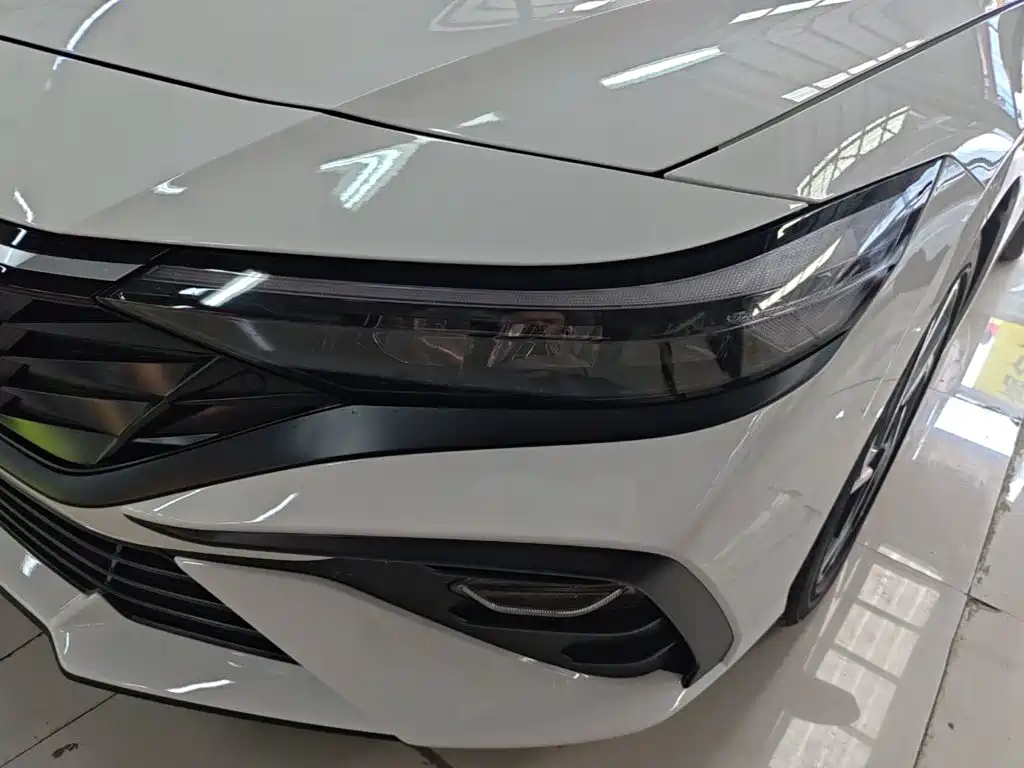 Hyundai Elantra — миниатюра 24