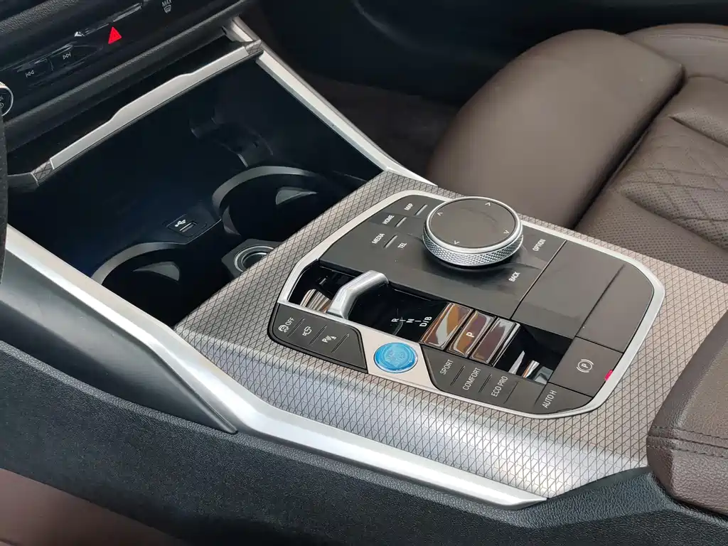 BMW i3 — миниатюра 12