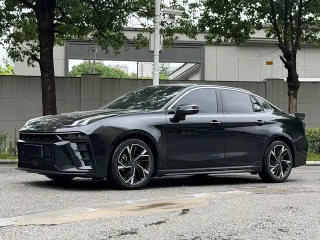 2025 Lynk & Co 03